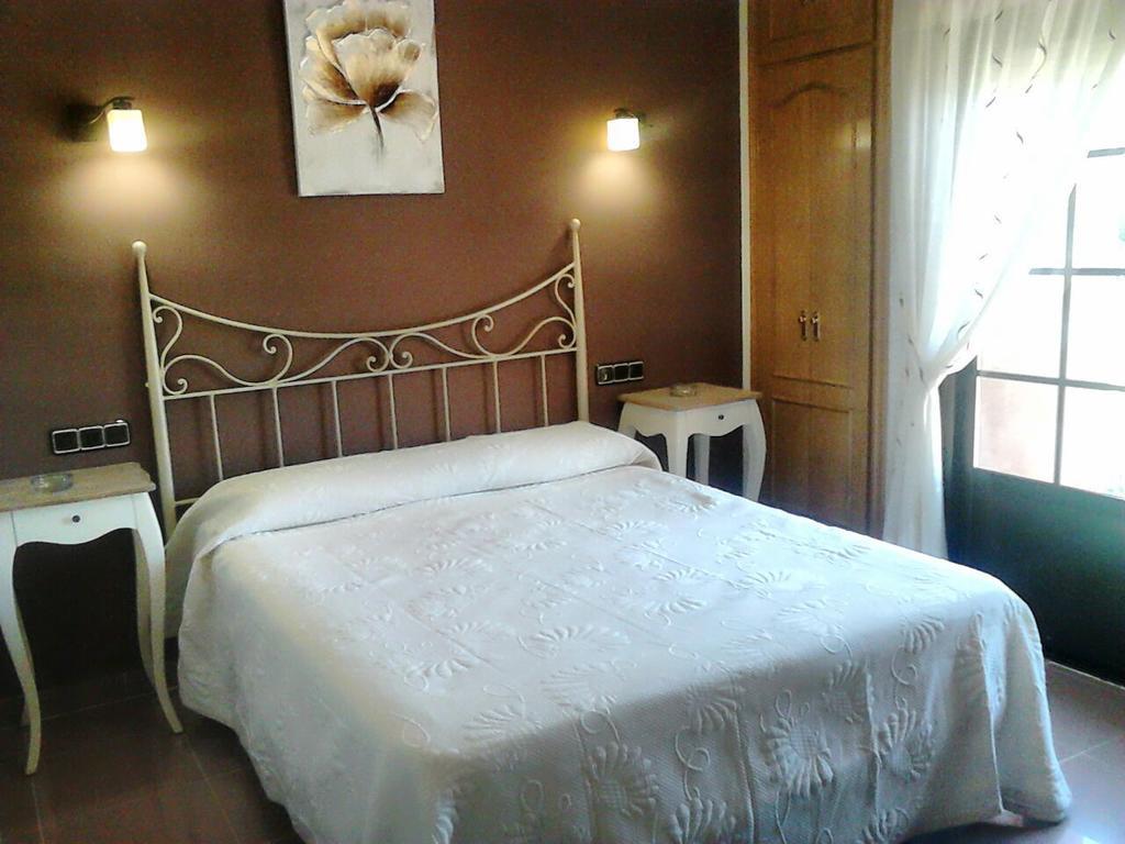 Hostal Restaurante Solaire Castañar de Ibor Стая снимка
