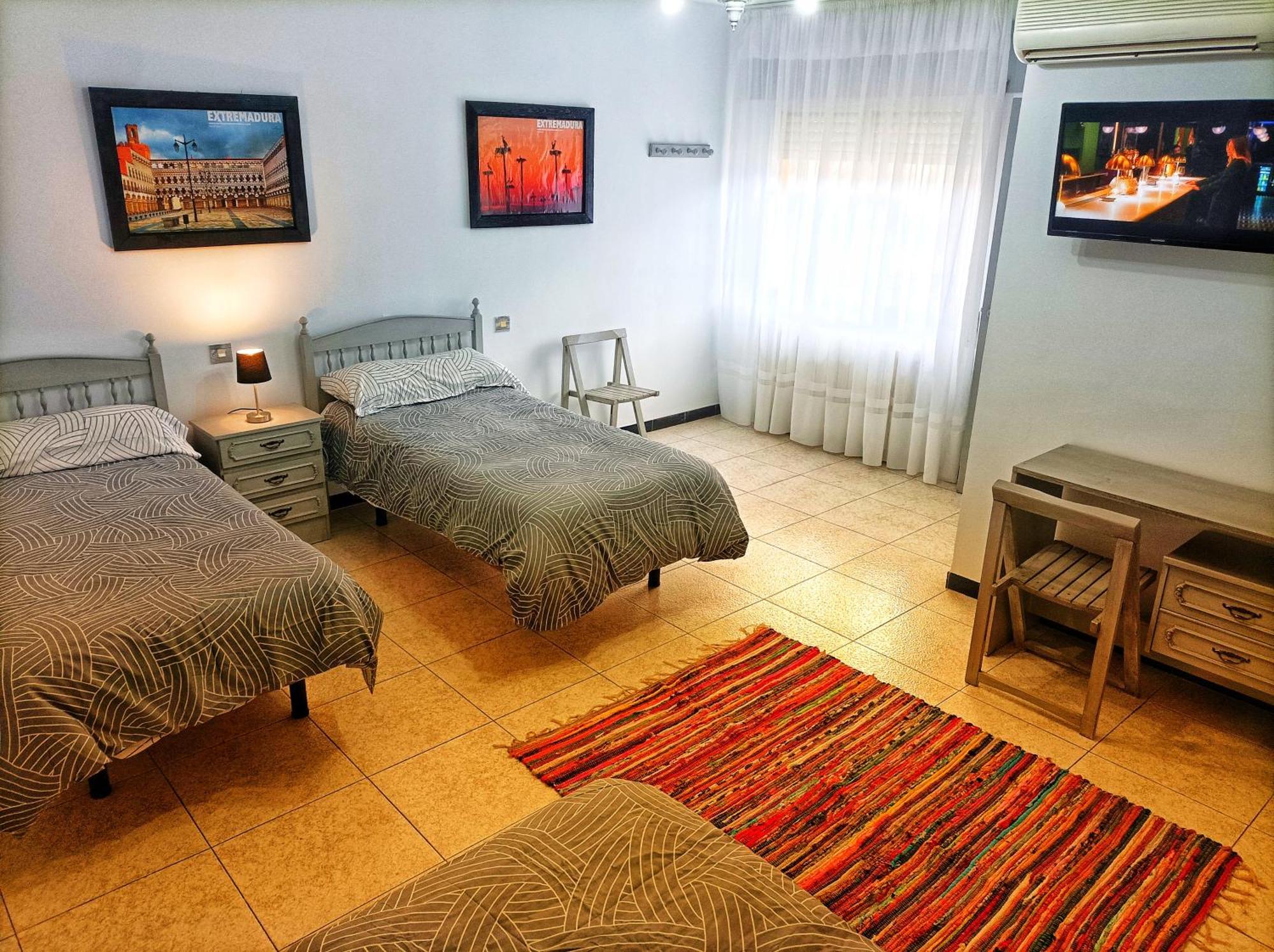 Hostal Restaurante Solaire Castañar de Ibor Екстериор снимка