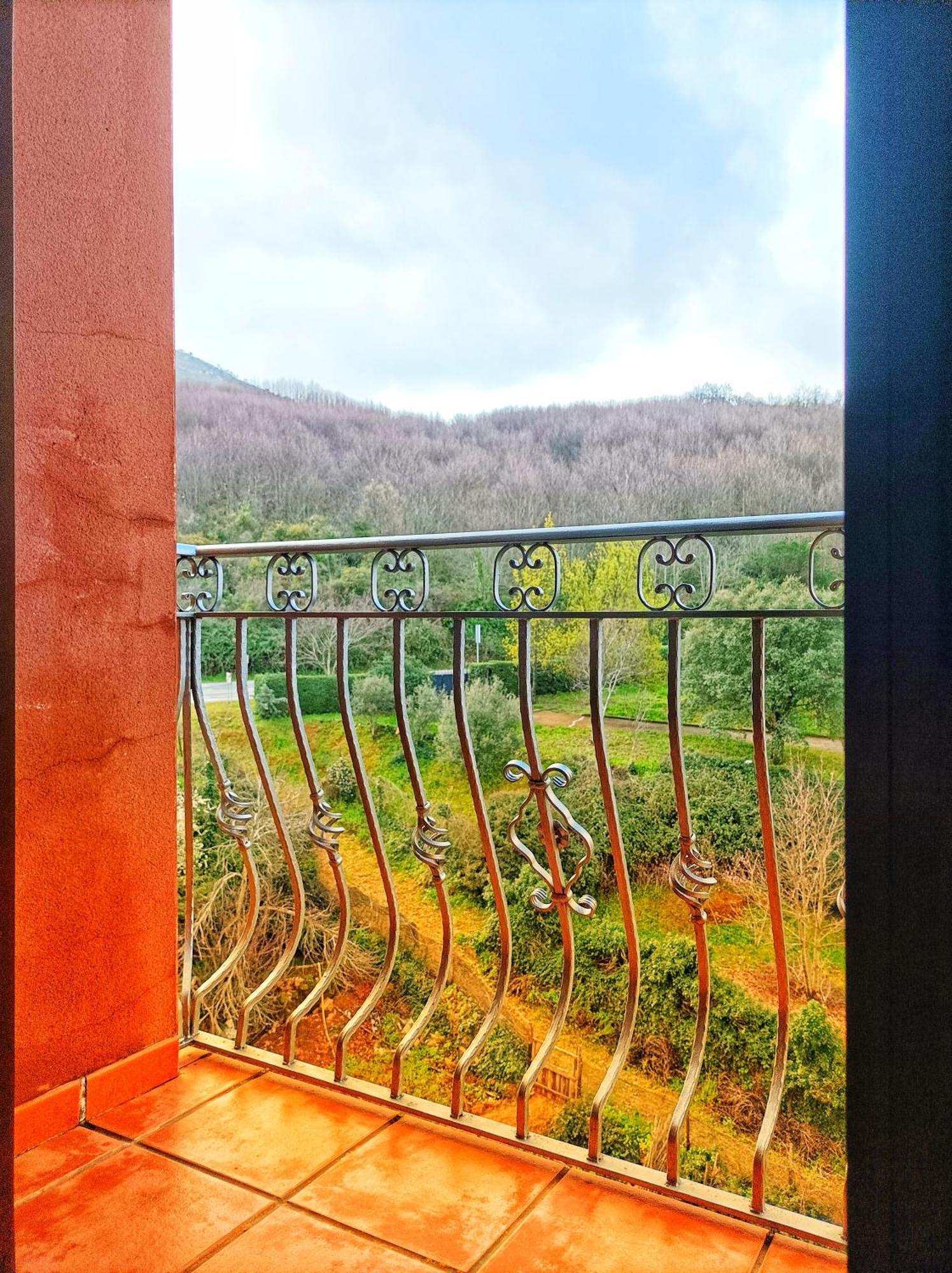 Hostal Restaurante Solaire Castañar de Ibor Екстериор снимка