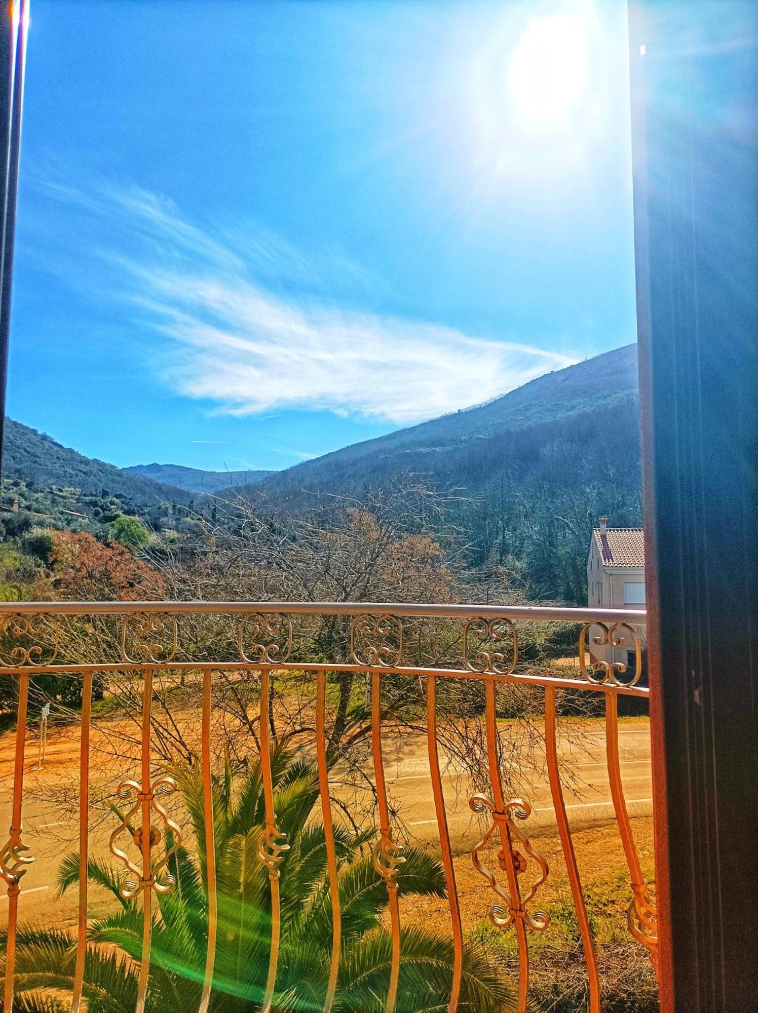 Hostal Restaurante Solaire Castañar de Ibor Екстериор снимка