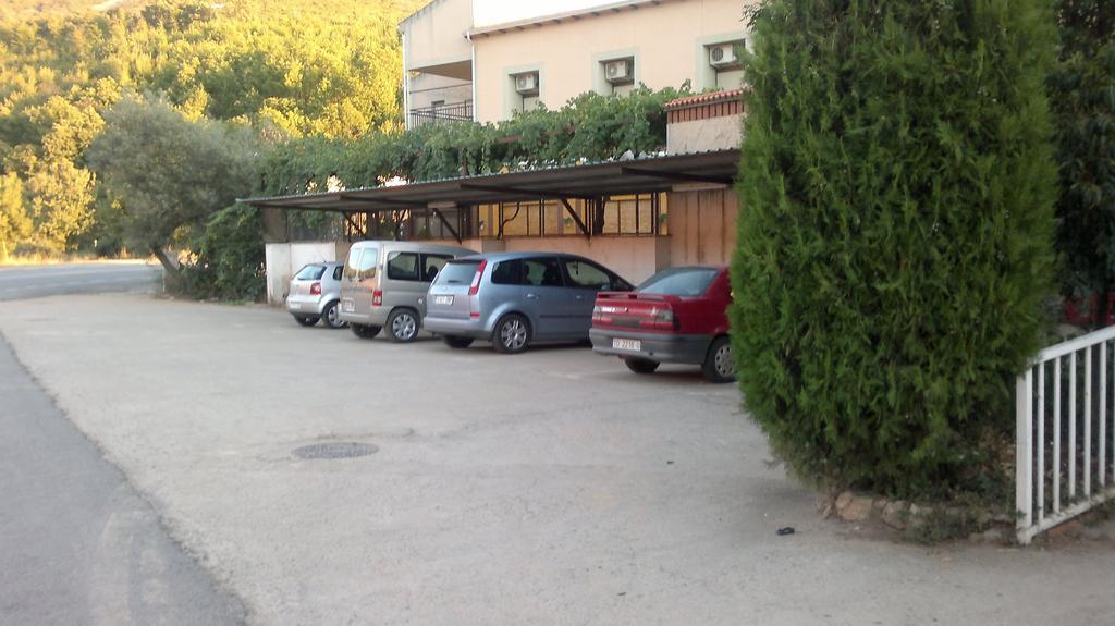Hostal Restaurante Solaire Castañar de Ibor Екстериор снимка