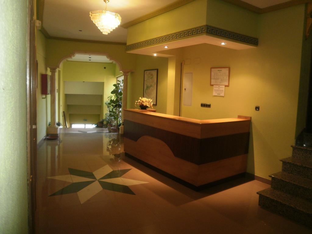 Hostal Restaurante Solaire Castañar de Ibor Екстериор снимка